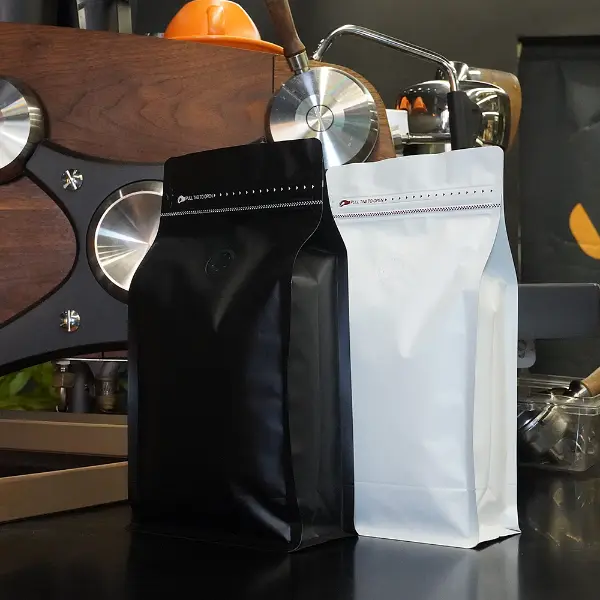 500クラフト紙とプラスチック製のGストックコーヒーバッグ, コーヒー包装の正面図
