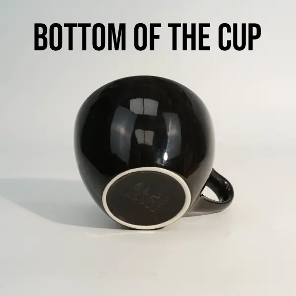 フラットリムのカスタムセラミックコーヒーマグの下部図