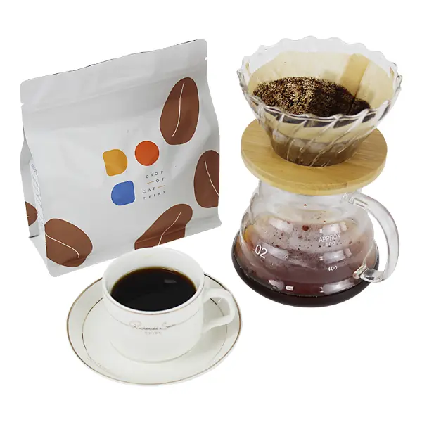 V60コーヒーフィルターペーパーにガラス製コーヒードリッパー付き
